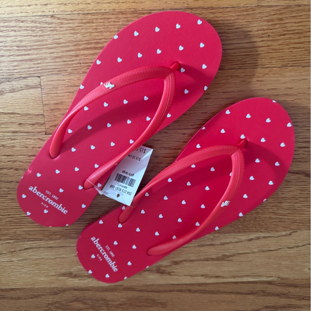 NWT Abercrombie Kids Red Heart Flip Flops